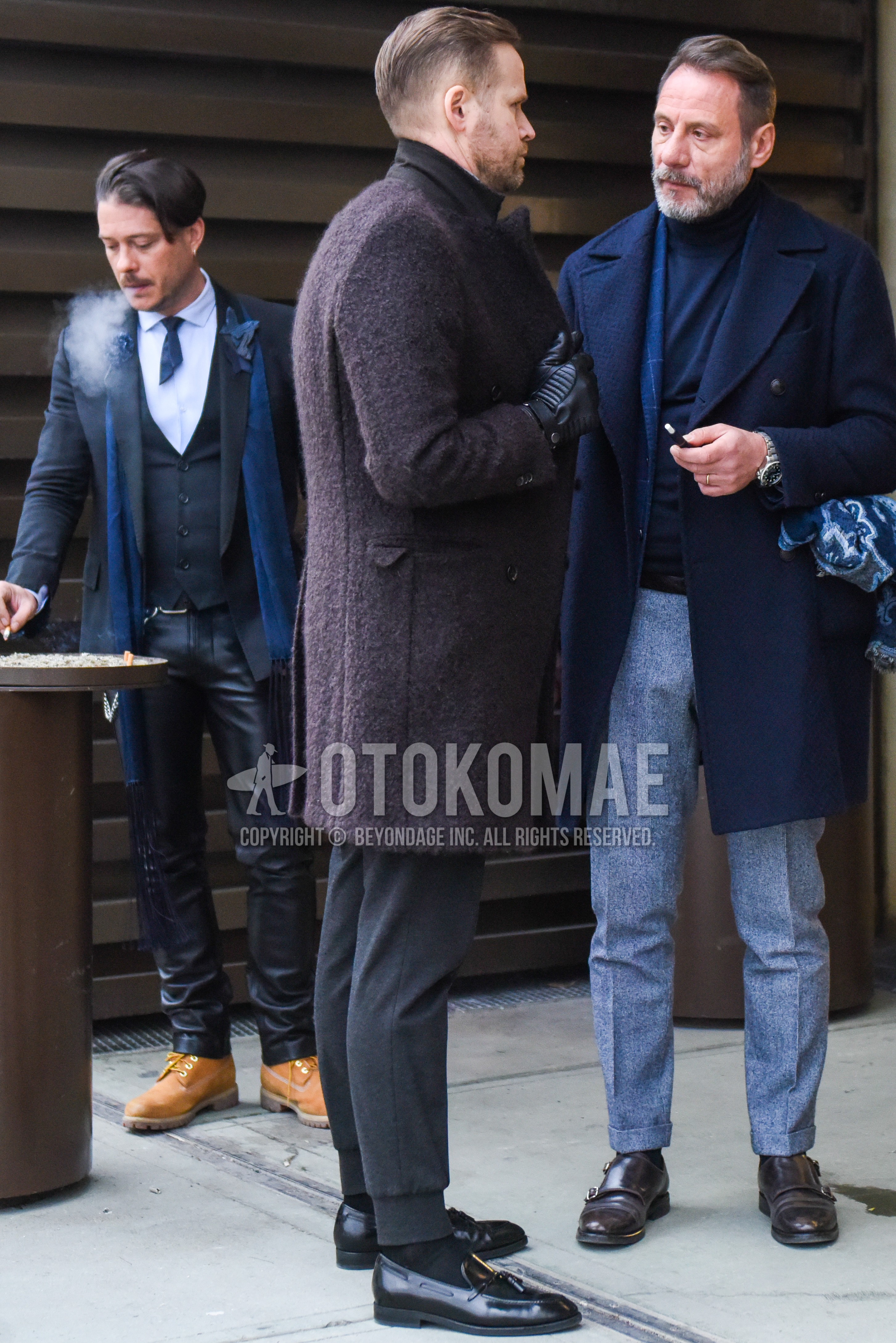 Men's autumn winter outfit with red gray plain chester coat, gray plain jogger pants/ribbed pants, black plain socks, black tassel loafers leather shoes.