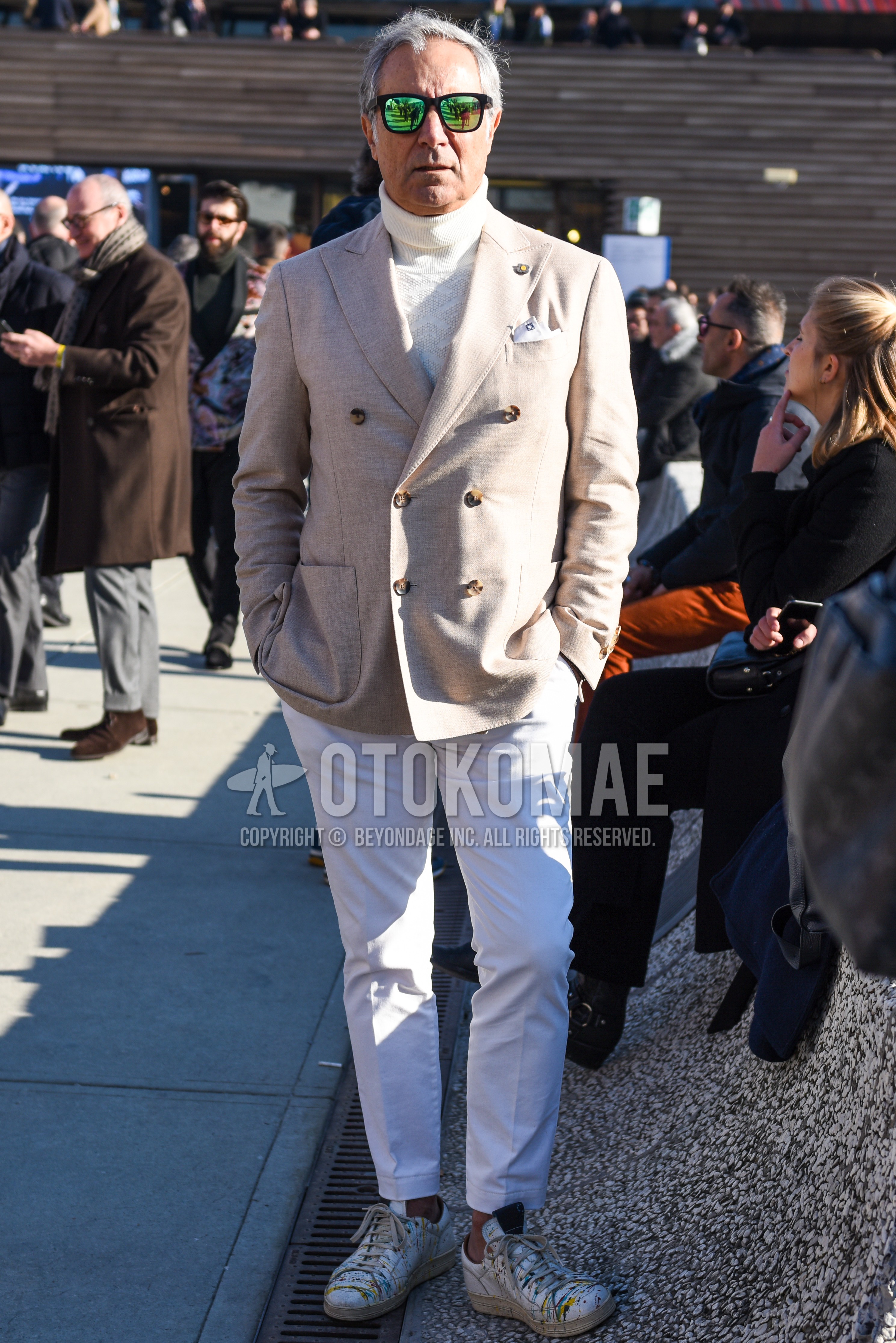 Men's spring autumn outfit with black plain sunglasses, gray plain tailored jacket, white plain turtleneck knit, white plain cotton pants, white plain ankle pants, white low-cut sneakers.