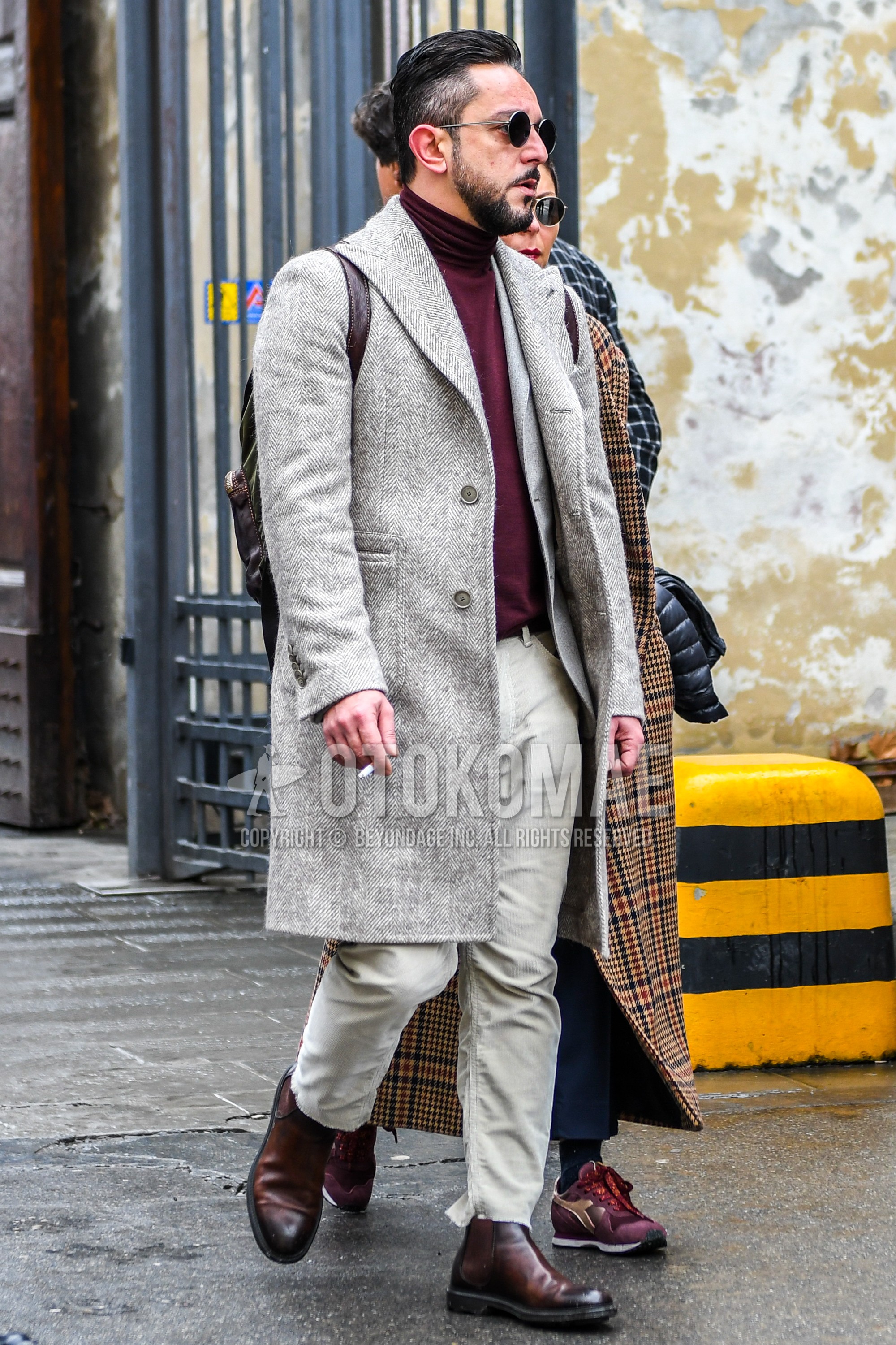 Men's autumn winter outfit with plain sunglasses, gray plain chester coat, red plain turtleneck knit, beige plain winter pants (corduroy,velour), brown side-gore boots.
