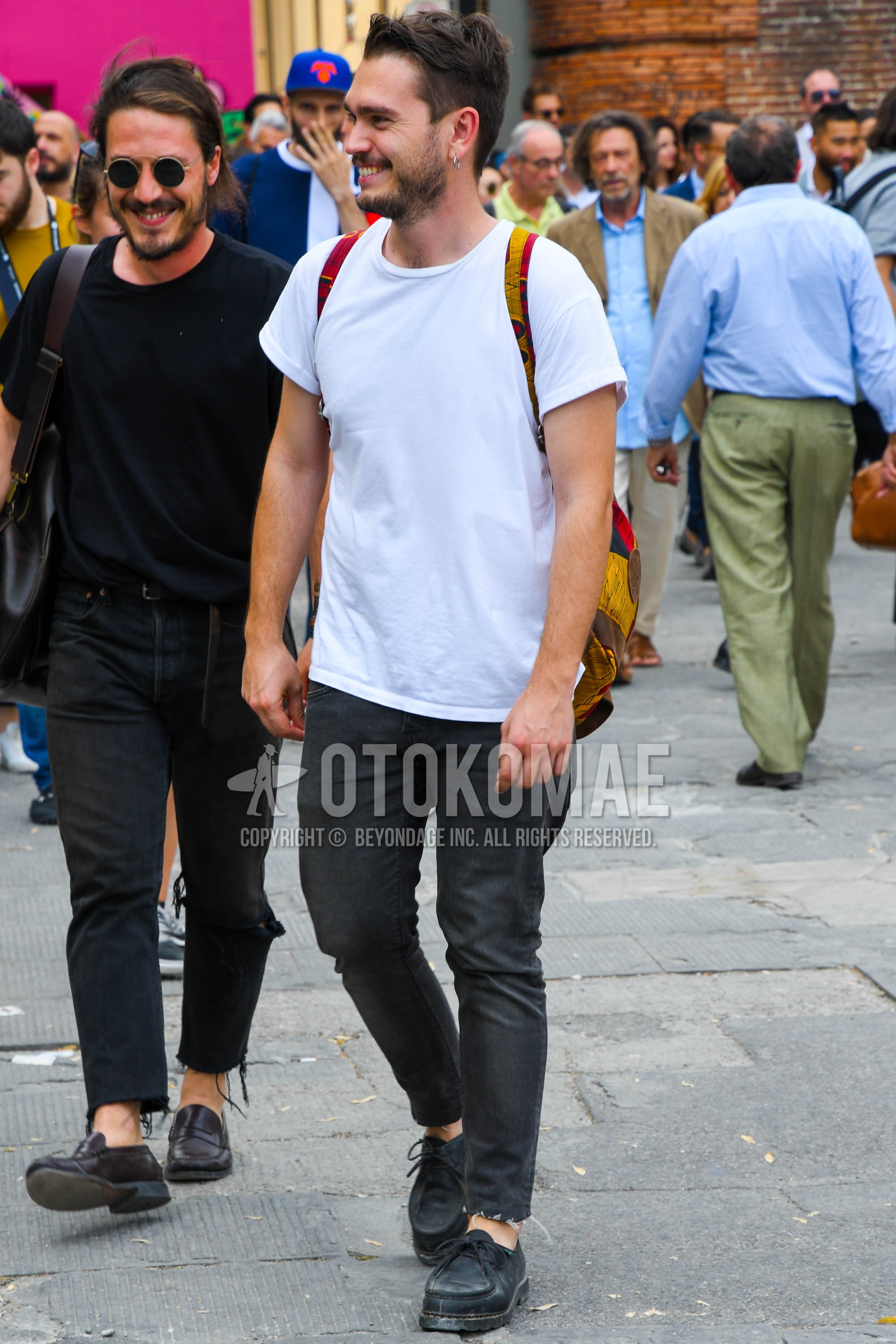 Men's summer outfit with white plain t-shirt, dark gray plain denim/jeans, black  leather shoes.