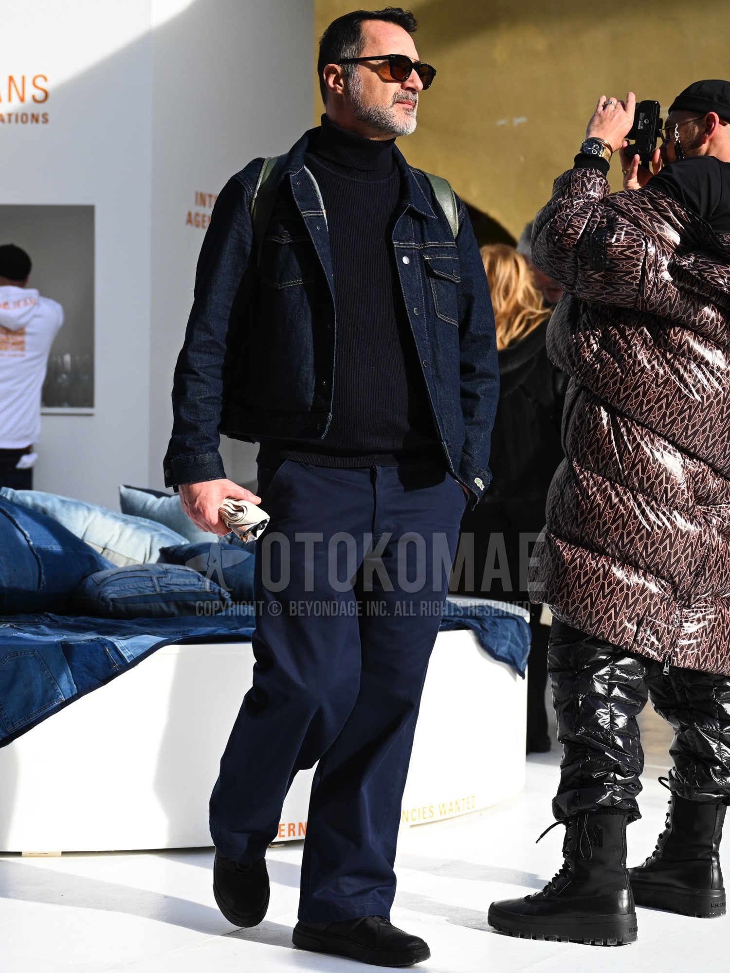 Men's autumn winter outfit with black plain sunglasses, blue plain