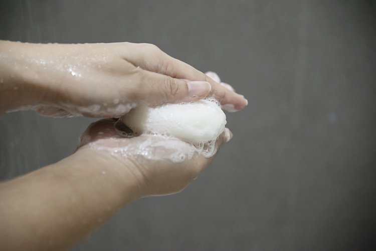 Men's NG skin care (6) "Washing face with body soap or body soap.
