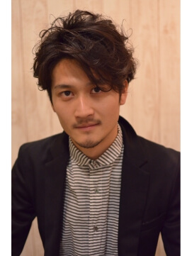 ミディアム パーマ メンズ モテる髪型 メンズファッションメディア Otokomaeotokomae 男前研究所