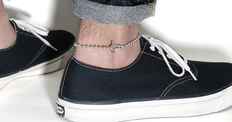 アンクレット メンズの足元をリッチかつオシャレに彩るブランド5選 メンズファッションメディア Iicfiicf 男前研究所