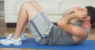 キツいけど効果絶大な腹筋メニュー3選！自宅でできるトレーニングをレベル別に紹介