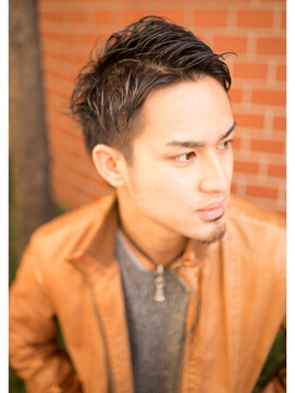 ツーブロック アシメ 最新メンズヘアカタログ メンズファッションメディア Otokomaeotokomae 男前研究所