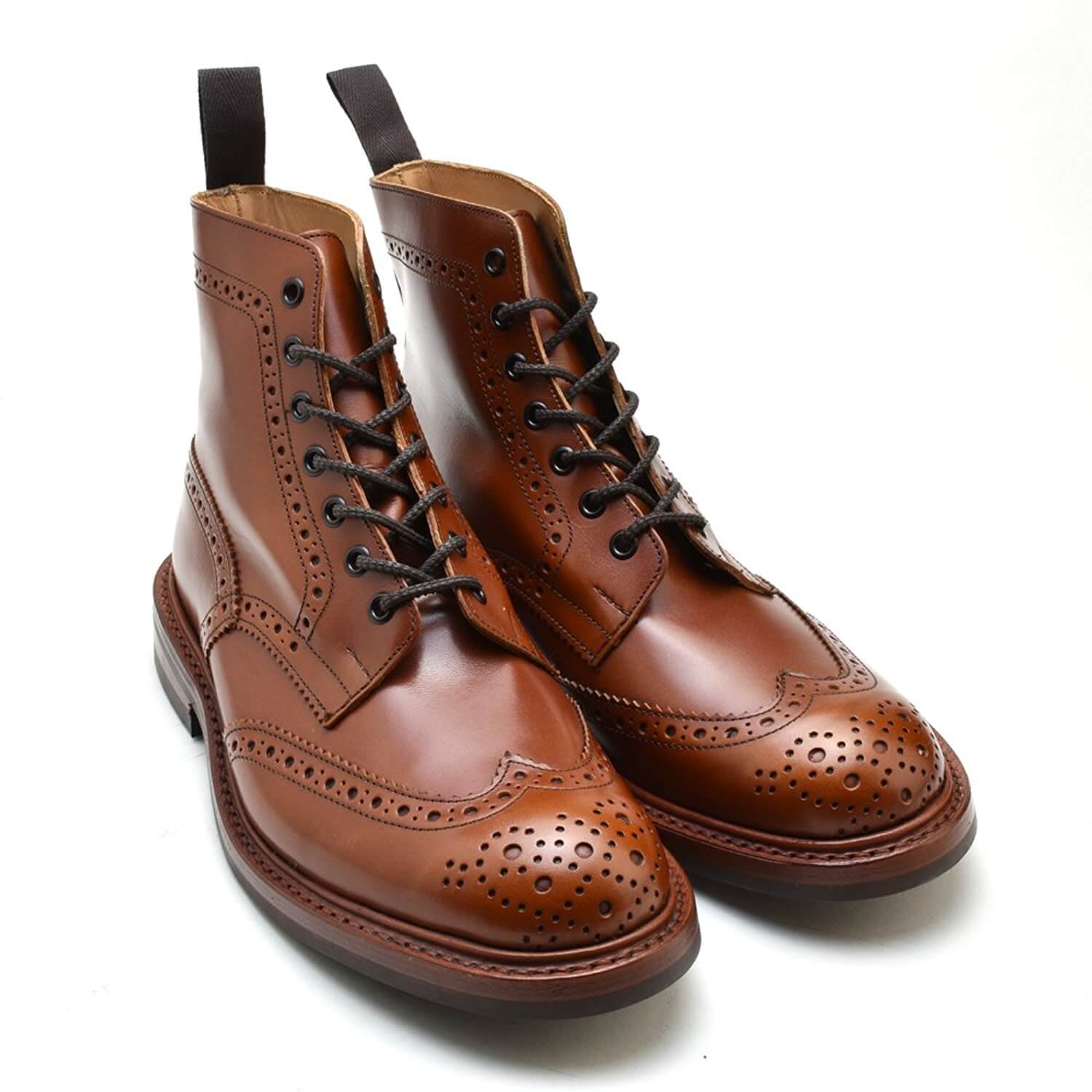 最も装飾的な紳士靴「ウィングチップ」の歴史や定番モデルを紹介