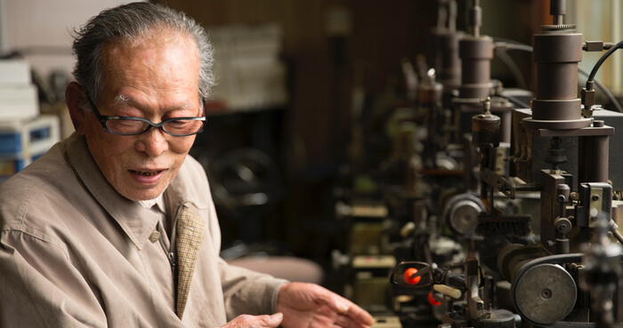 熟練職人が生み出すメイドイン鯖江の眼鏡 メンズファッションメディア Otokomaeotokomae 男前研究所