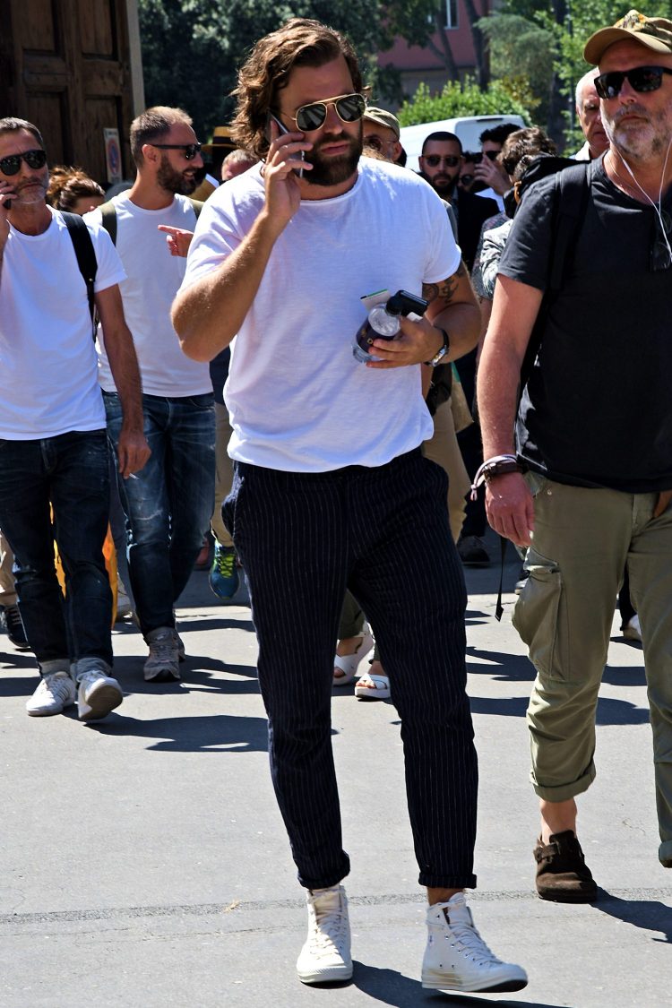 Sneakers x Easy Pants