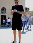 ワントーン 夏服メンズファッションコーディネート