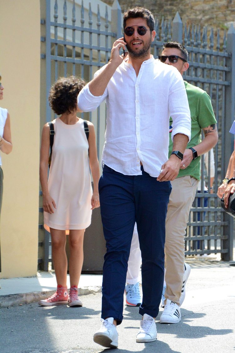 Linen Shirt x Navy Pants