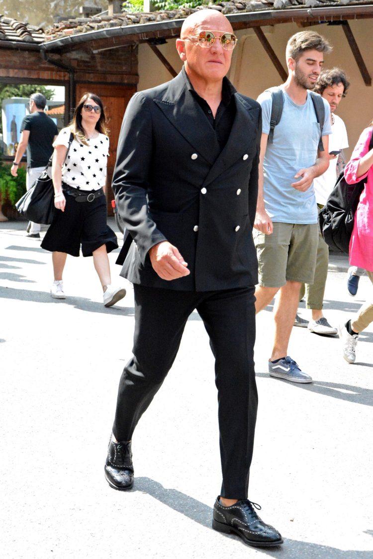 Monotone & All Black