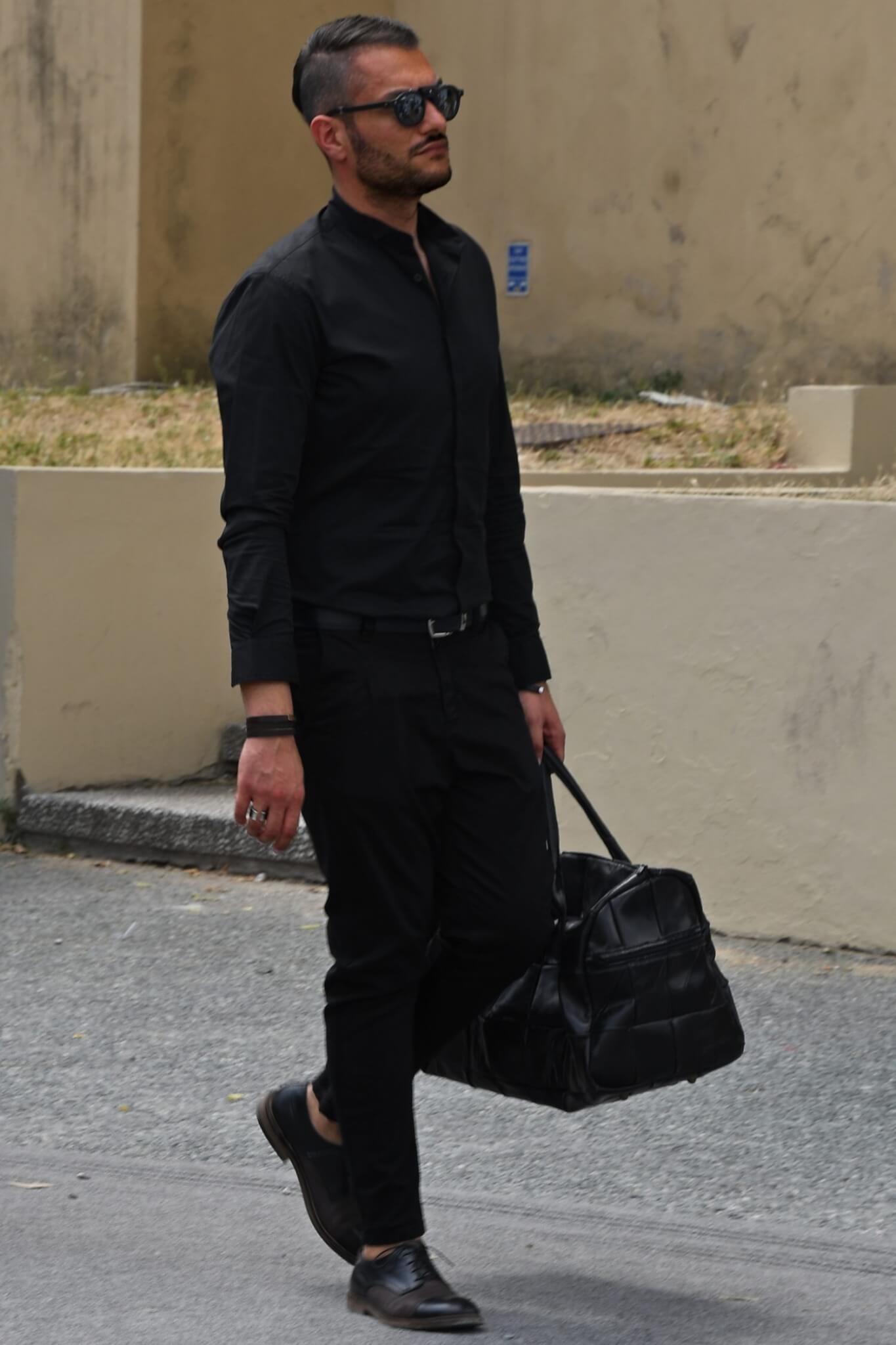zozotown メンズ　紳士服　黒シャツと黒パンツのセット