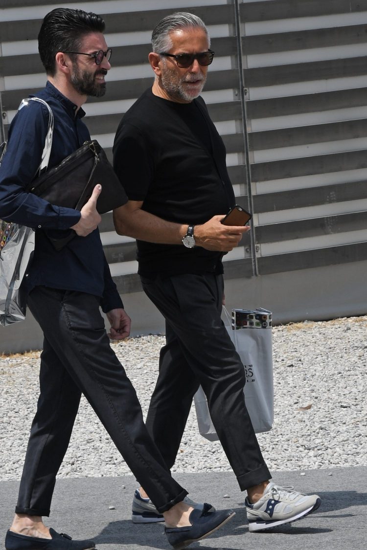 Monotone & Black