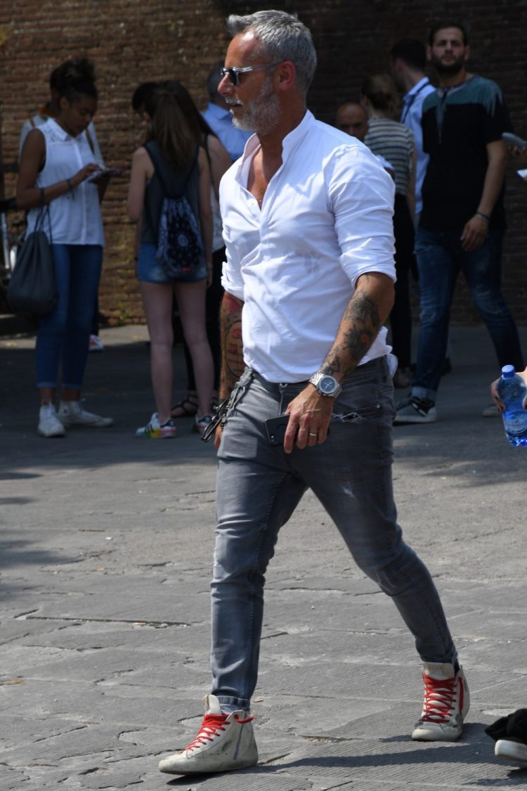 Shirt coordinate with clear frame sunglasses for a cool look