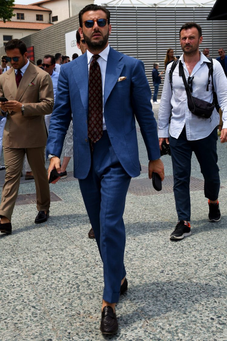 Men's cord linking the coloring of the sunglasses to the coloring of the Azzurro e Marrone.