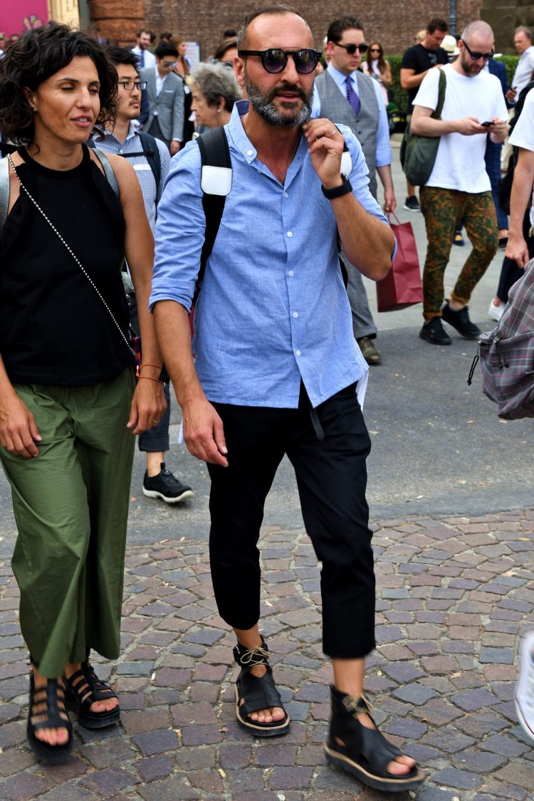 サンダル 種類別メンズコーデ特集 素足履きからソックス合わせまで 参考にしたい着こなしをピックアップ メンズファッションメディア Otokomae 男前研究所 ページ 8 ページ 8