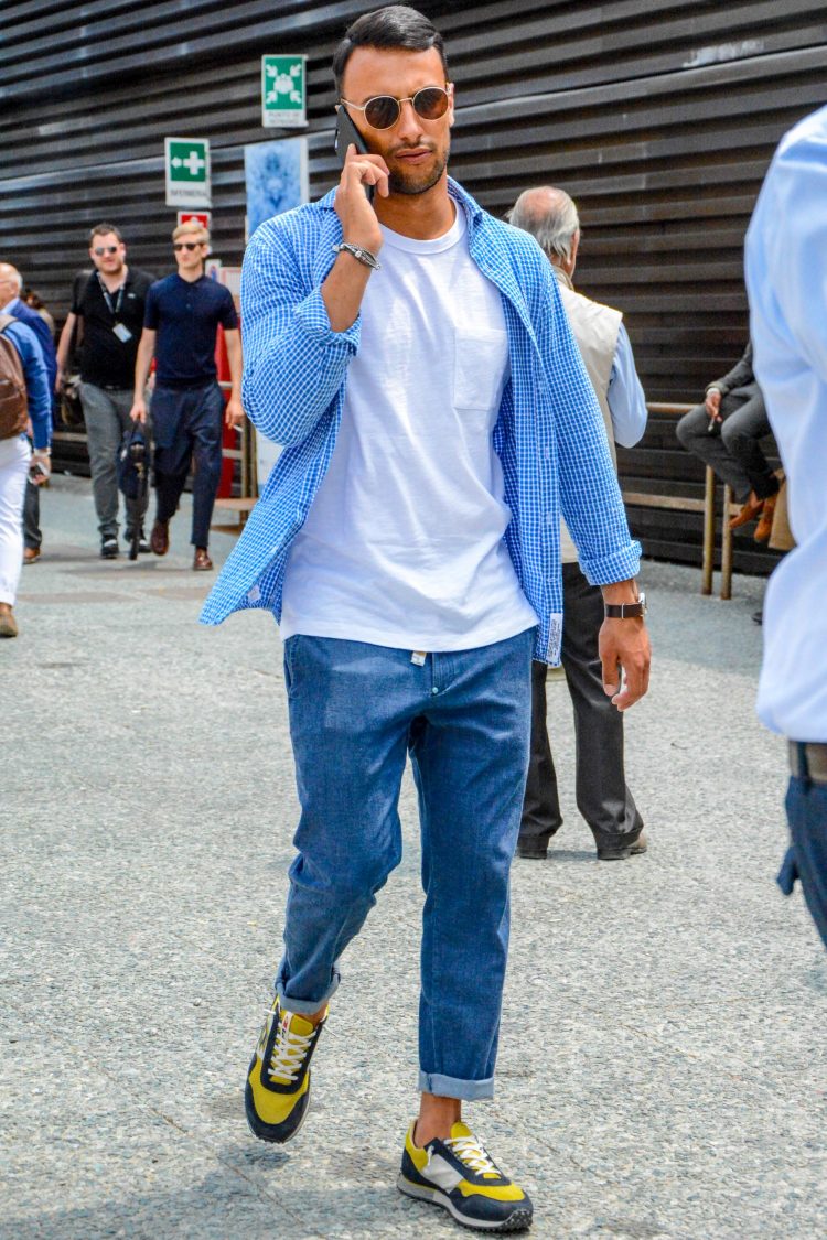 Blue shirt×White T-shirt
