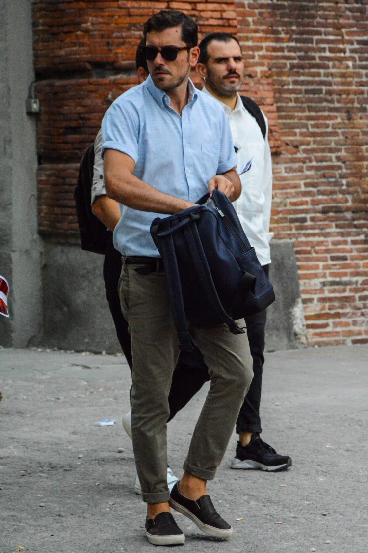 Slip-on shoes x Short-sleeved shirt