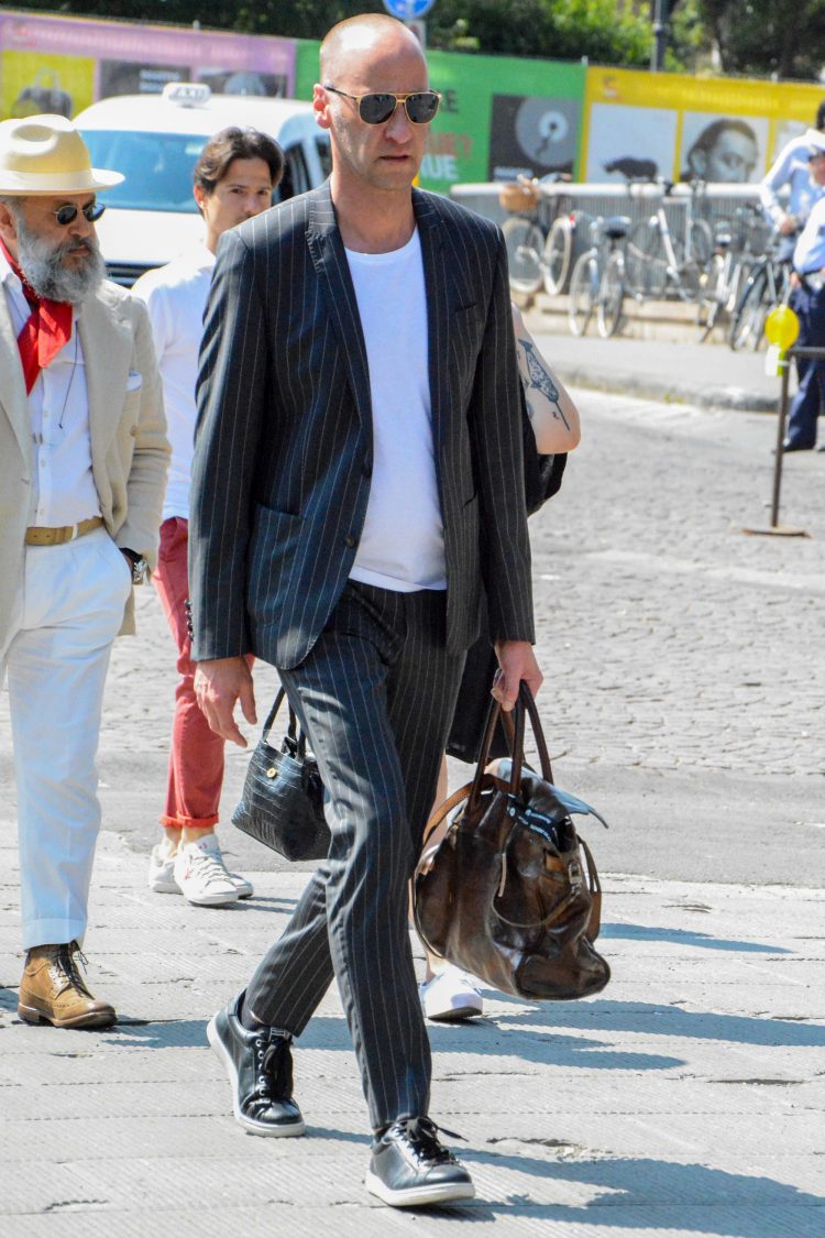Striped gray suit coordinate with T-shirt and sneakers set for a casual down-do