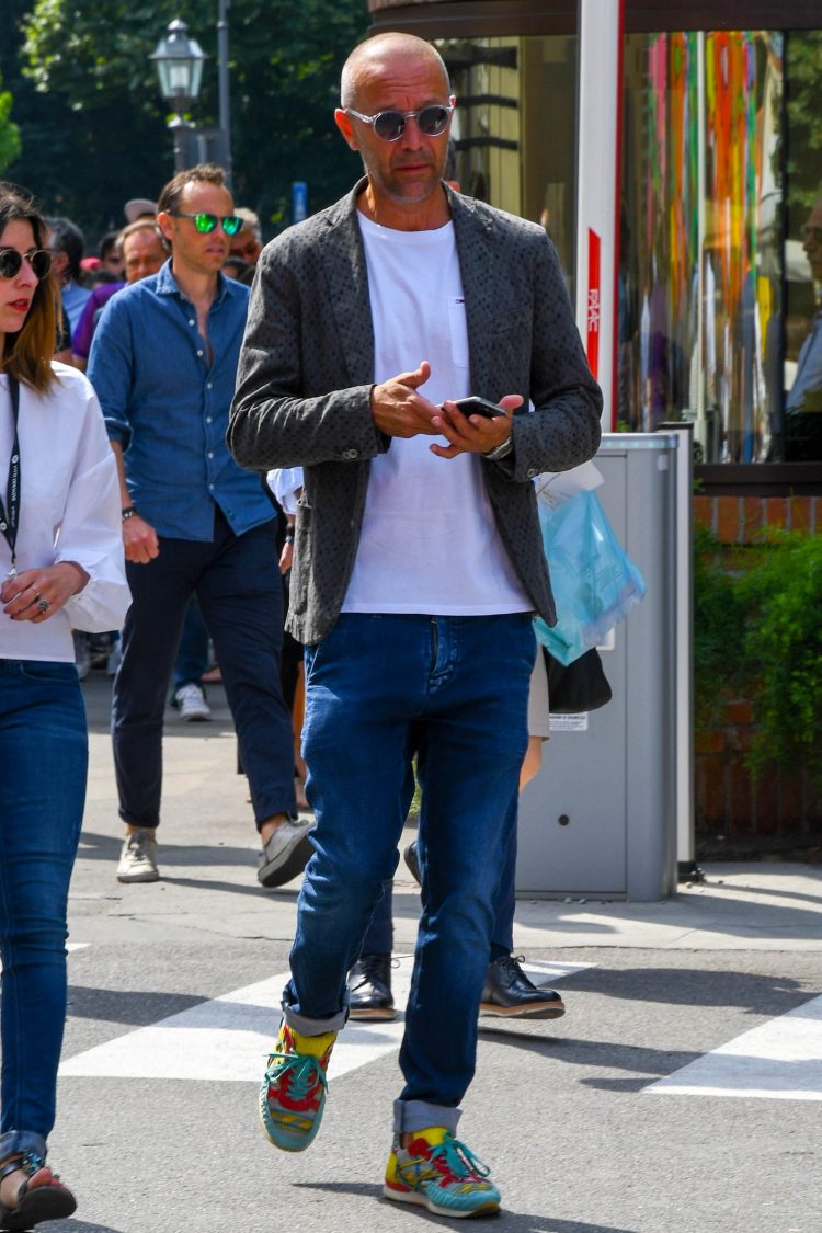 グレージャケット メンズ コーデ特集 ジャケットの王道カラーを選んだ洒脱なジャケパンの着こなし アイテムを紹介 メンズファッションメディア Iicfshops ページ 33iicfshops 男前研究所 ページ 33