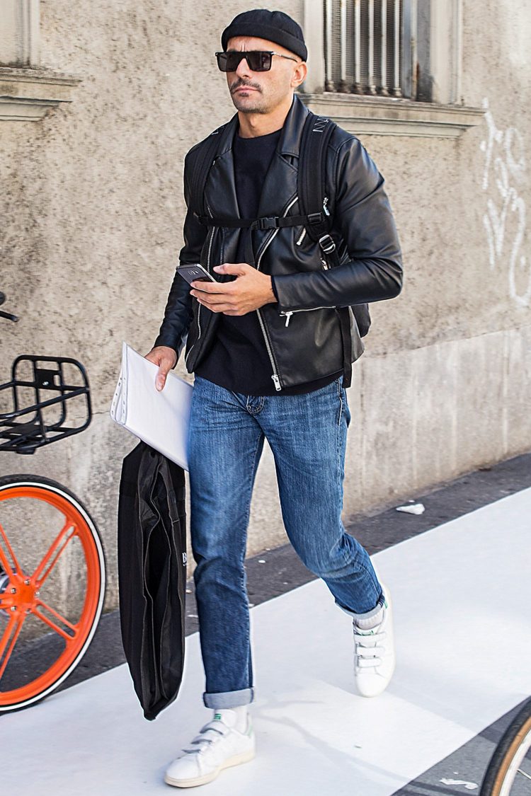 Riders' jackets and jeans are a man's ironclad coordinate!