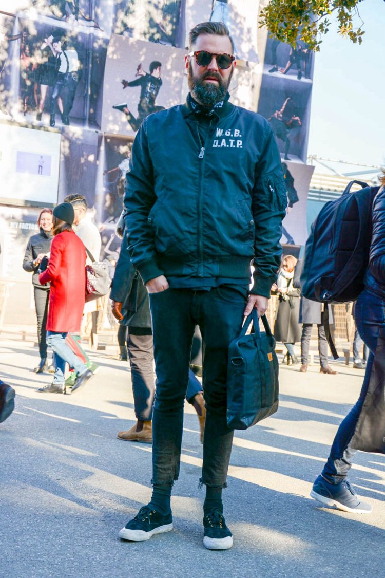 Black denim with a cut-out design and MA-1 to create a rugged look