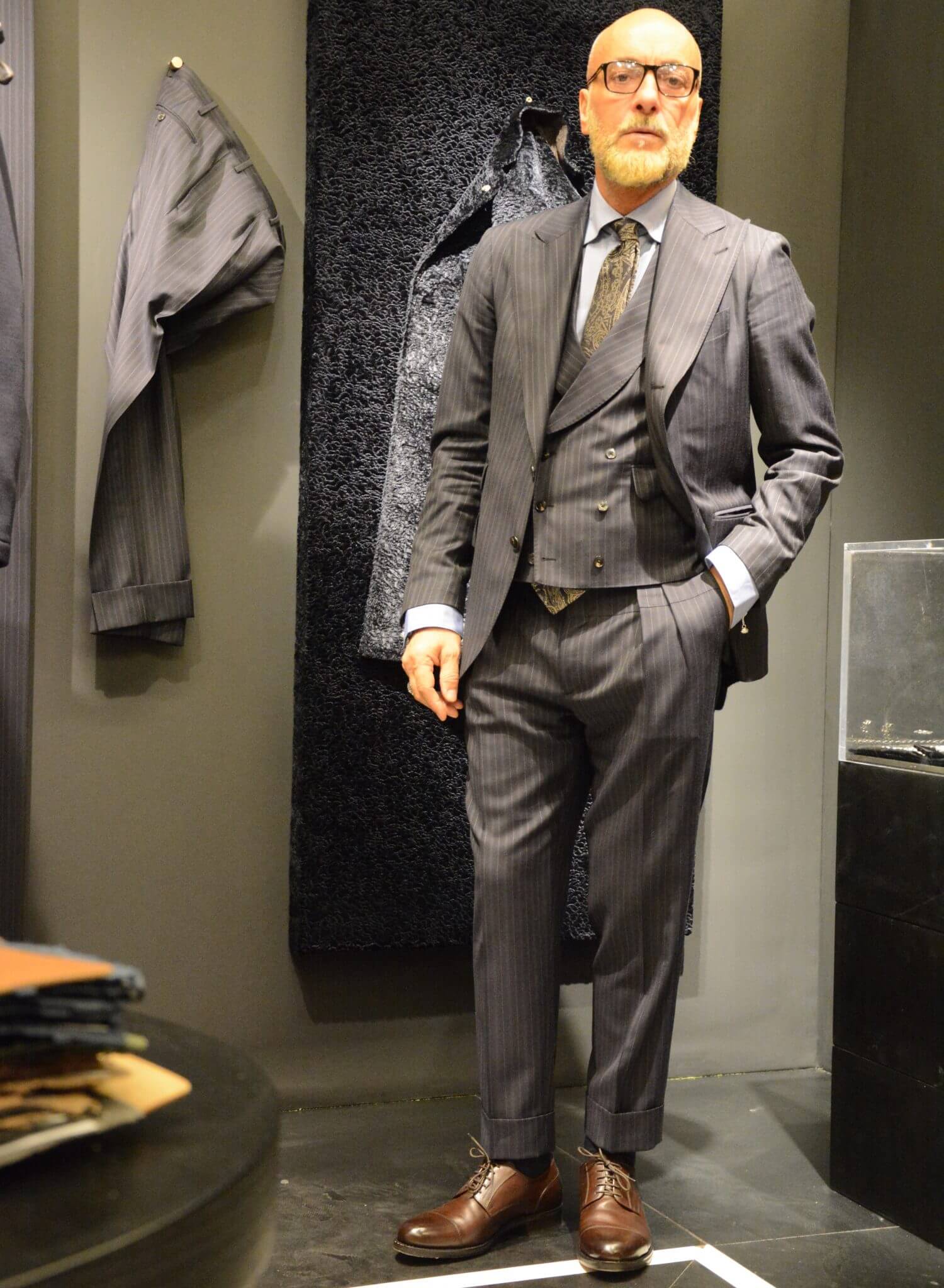 スーツの流行りを象徴する7のトレンドキーワード | メンズファッションメディア OTOKOMAE / 男前研究所