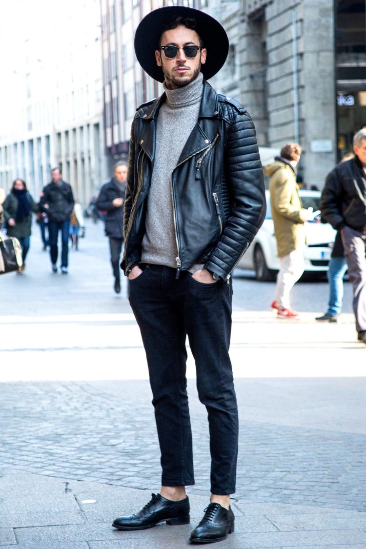 Black denim coordinate with a monotone, urban look