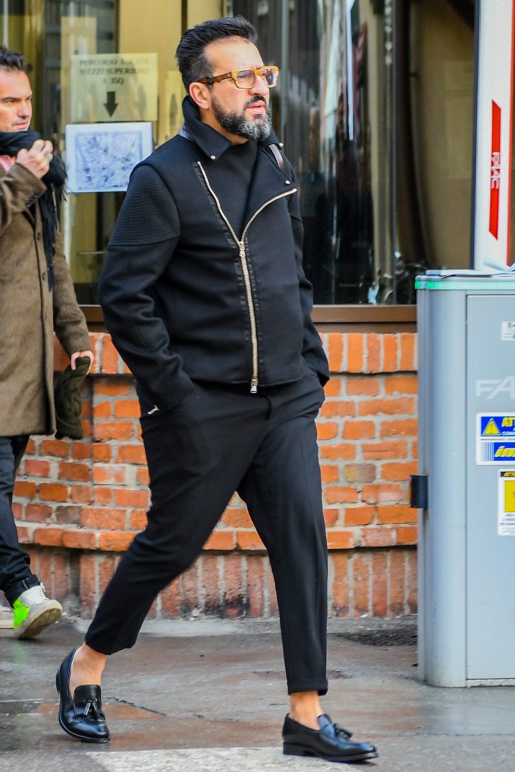 Sweatshirt-type riders' jacket for a relaxed winter look