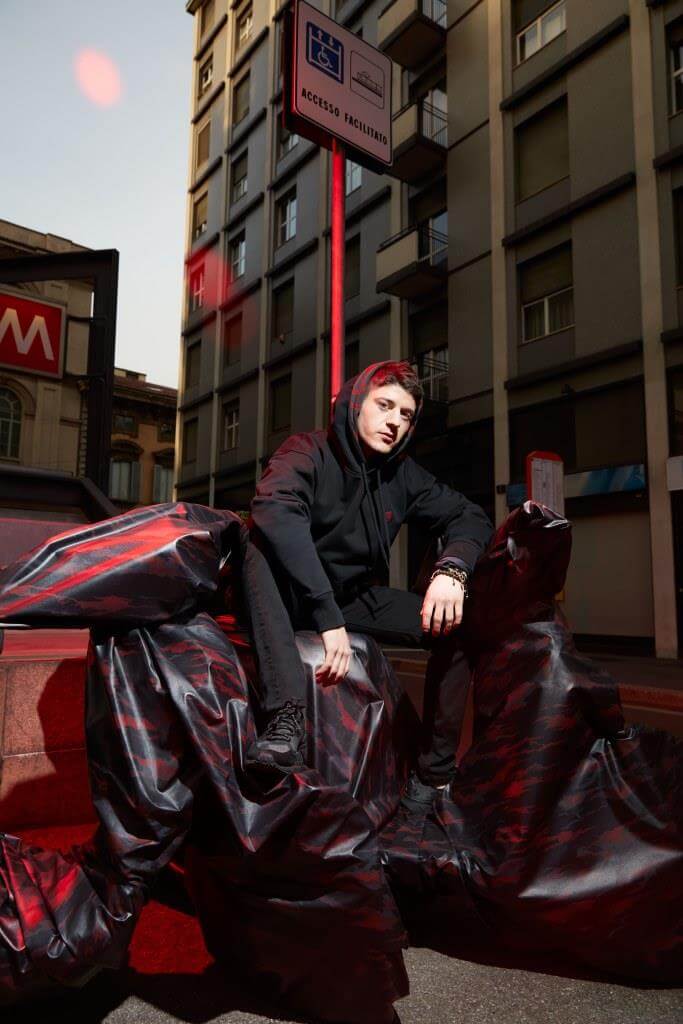 Diesel ディーゼル がacミランの新オフフィールドユニフォームを発表 メンズファッションメディア Maf Gov
