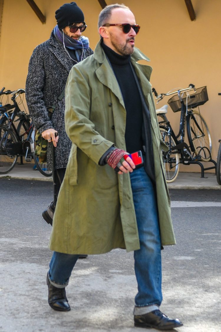 トレンチコート コーデ メンズ特集 往年の名優たちも愛したアウターの粋な着こなし アイテムを一挙紹介 メンズファッションメディア Otokomae ページ 23otokomae 男前研究所 ページ 23