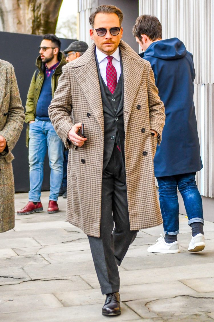 Plain gray suit and white shirt to highlight the color of the tie