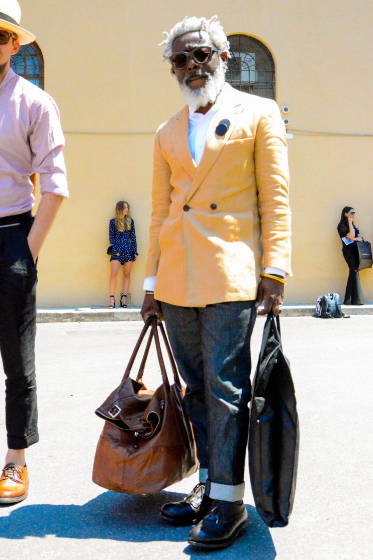 Are the cutting-edge fashionistas looking at yellow? Double jacket set in yellow