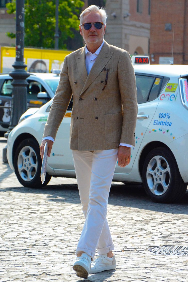 Beige double jacket with white items for a fresh look