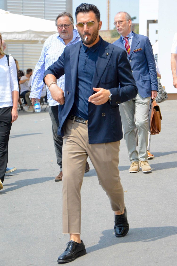 Double jacket and polo shirt express a jacket style that can be used for cool biz