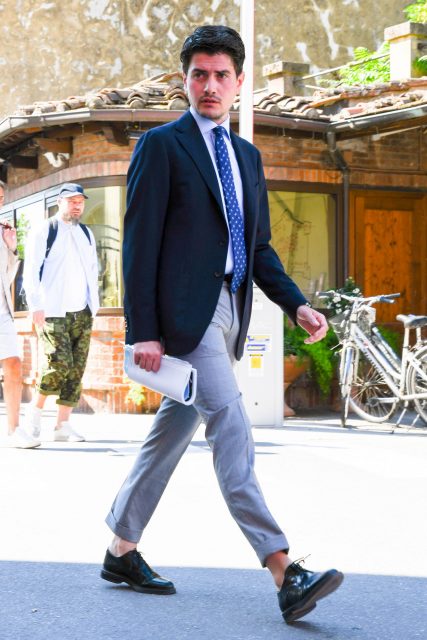 How to Elevate Men's Codes with Slacks (5) "If you are conscious of the finish of the hem depending on your taste, you will look much more stylish!