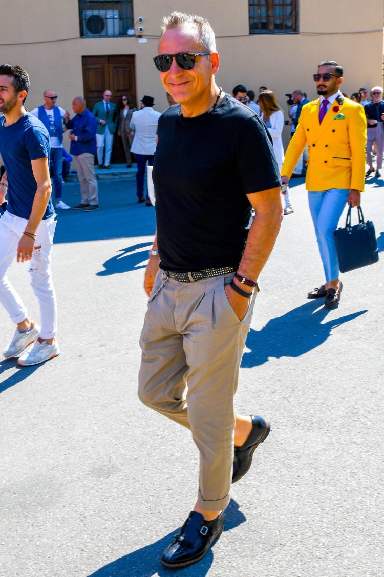 Pleated chinos are in style now!