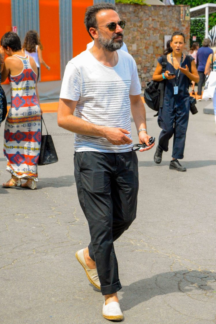 Coordinates with black pants to pick up the black border for a more complete look