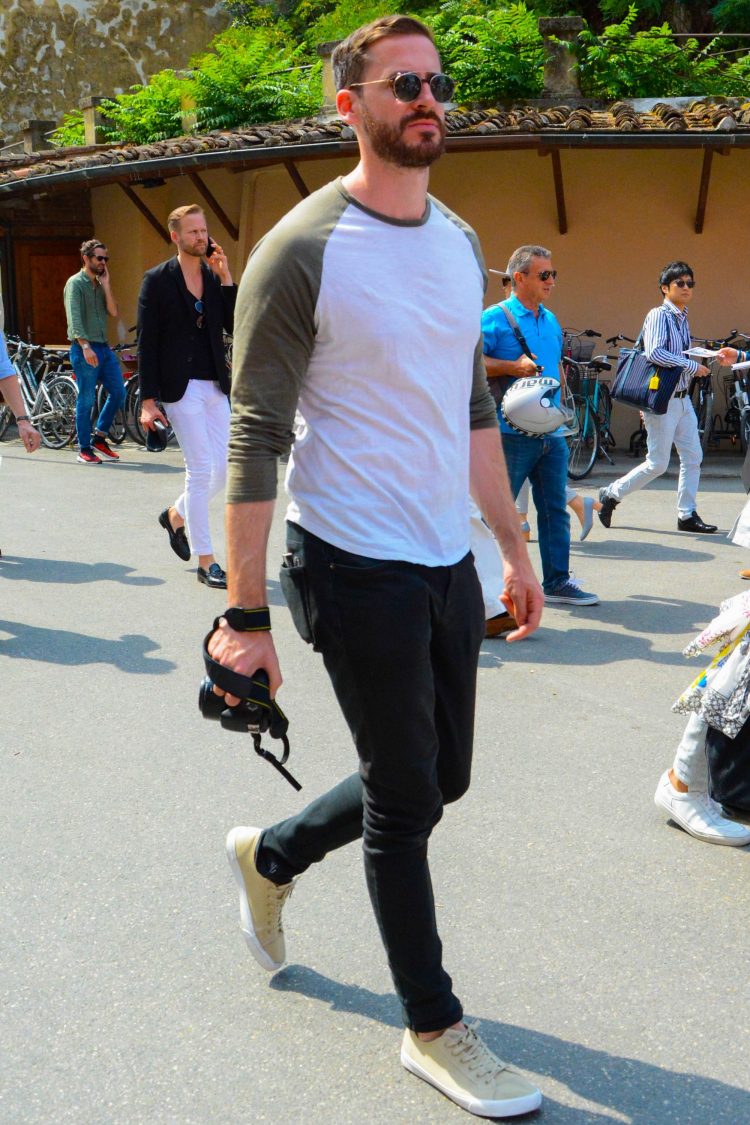 Pale tone coordinate with seasonal colors, pulled together with black pants