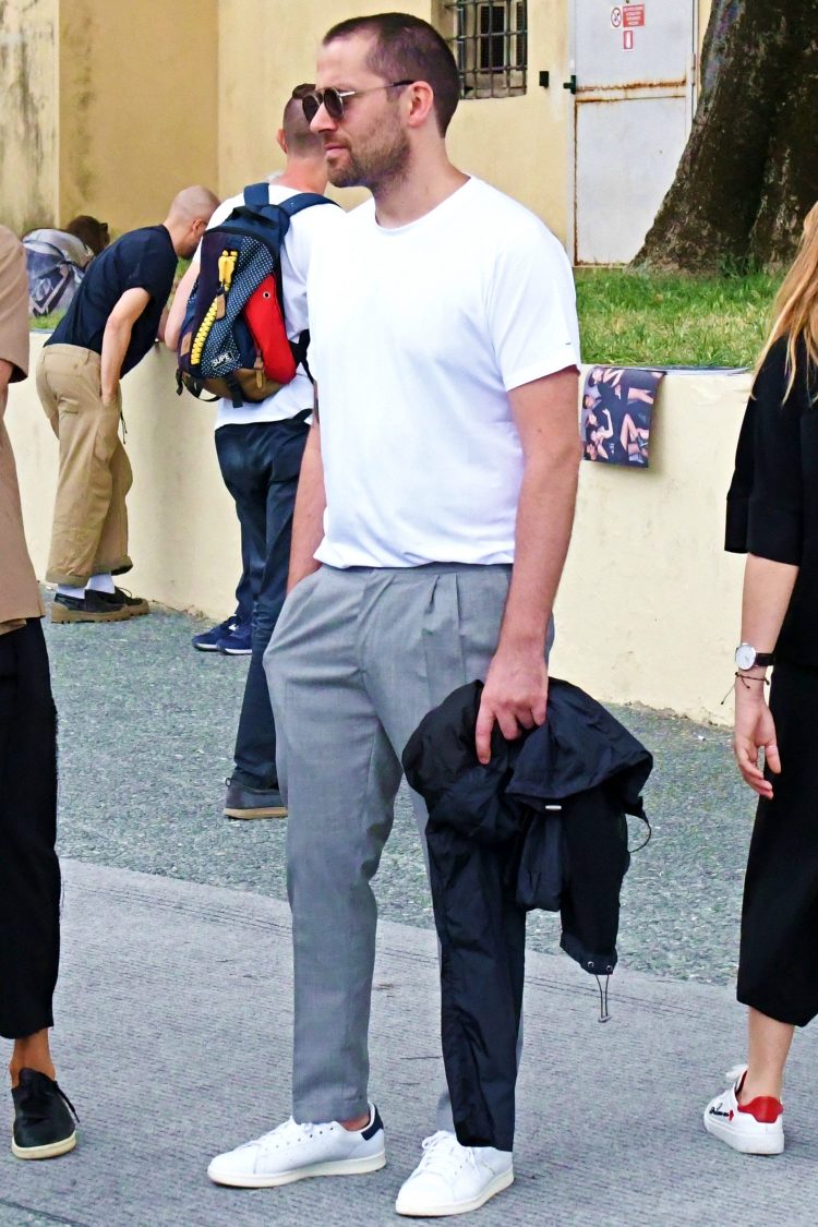 Dress up a t-shirt with 2-pleated slacks