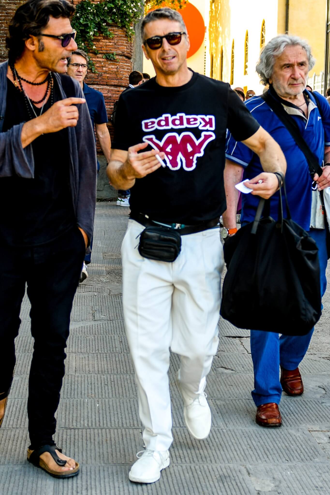 黒tシャツ コーデ メンズ特集 21最新 メンズファッションメディア Otokomae ページ 13otokomae 男前研究所 ページ 13