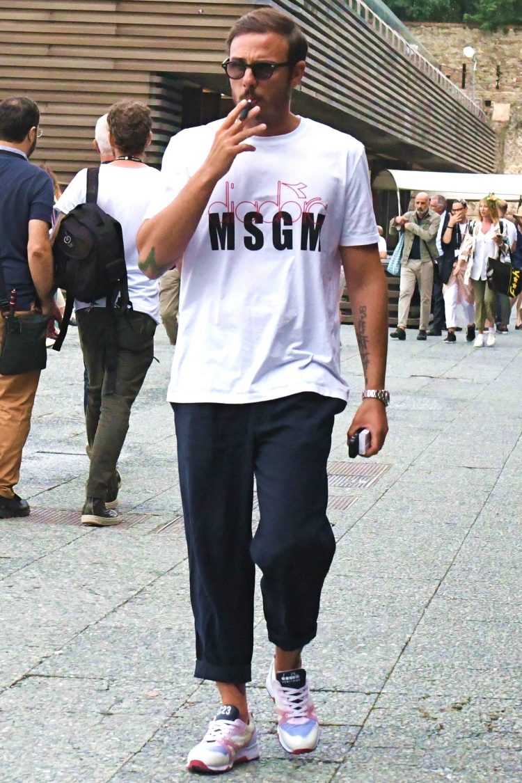 Coordinate with originality by using collaboration T-shirts