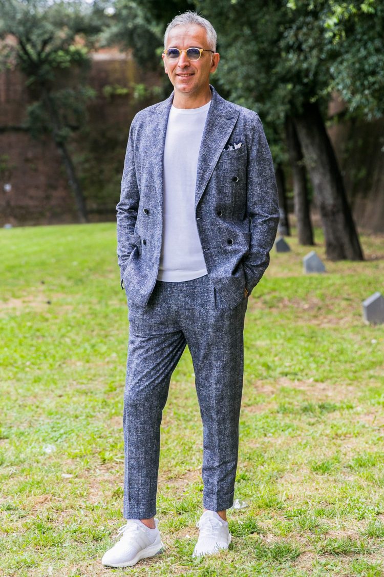 Mr. Nishiguchi's trend commentary, "Suit and Sneaker Codes."