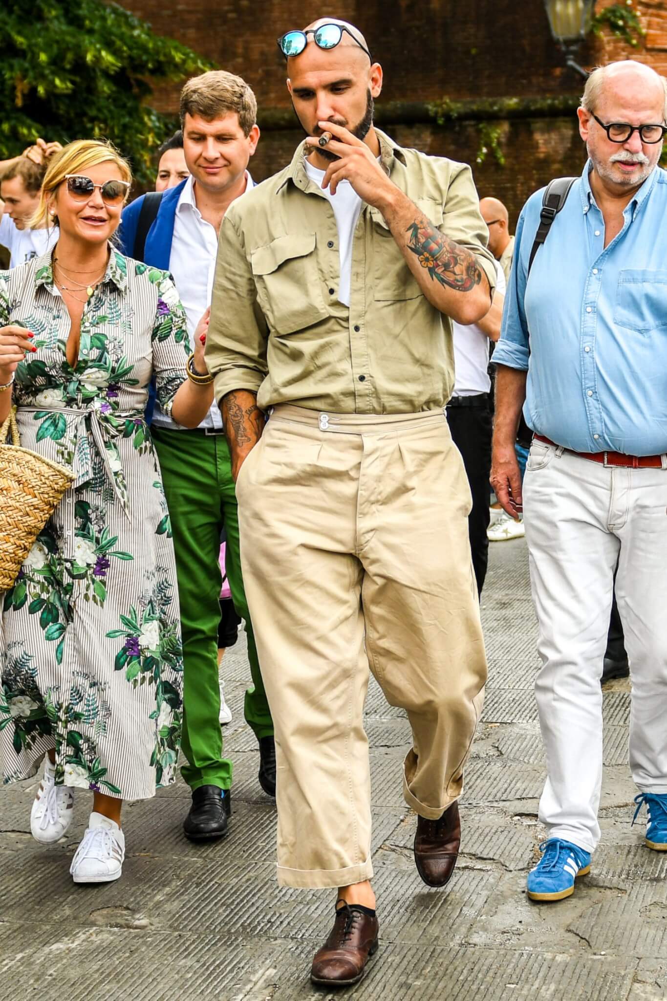 グルカパンツでメンズコーデに武骨さとクラシックなムードをプラス メンズファッションメディア Otokomae ページ 3otokomae 男前研究所 ページ 3