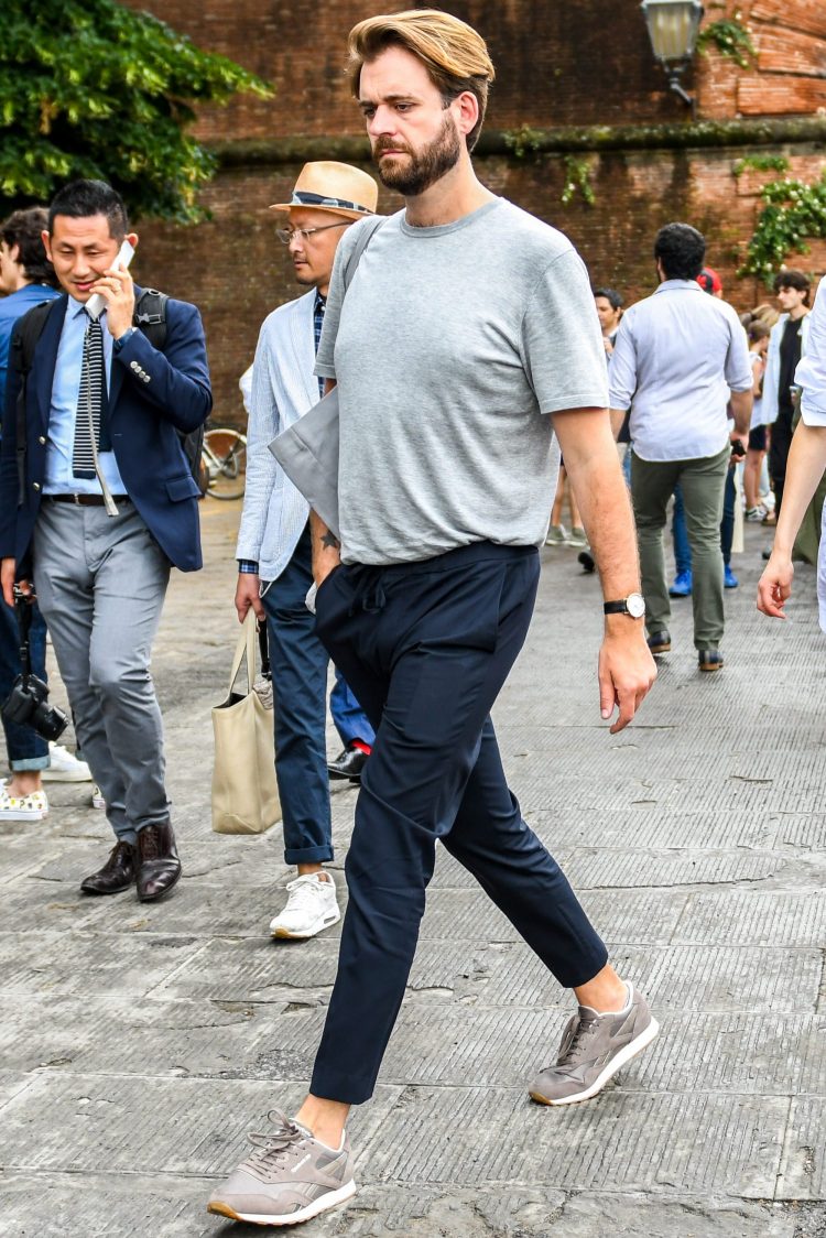 Slacks with drawcord in the cord