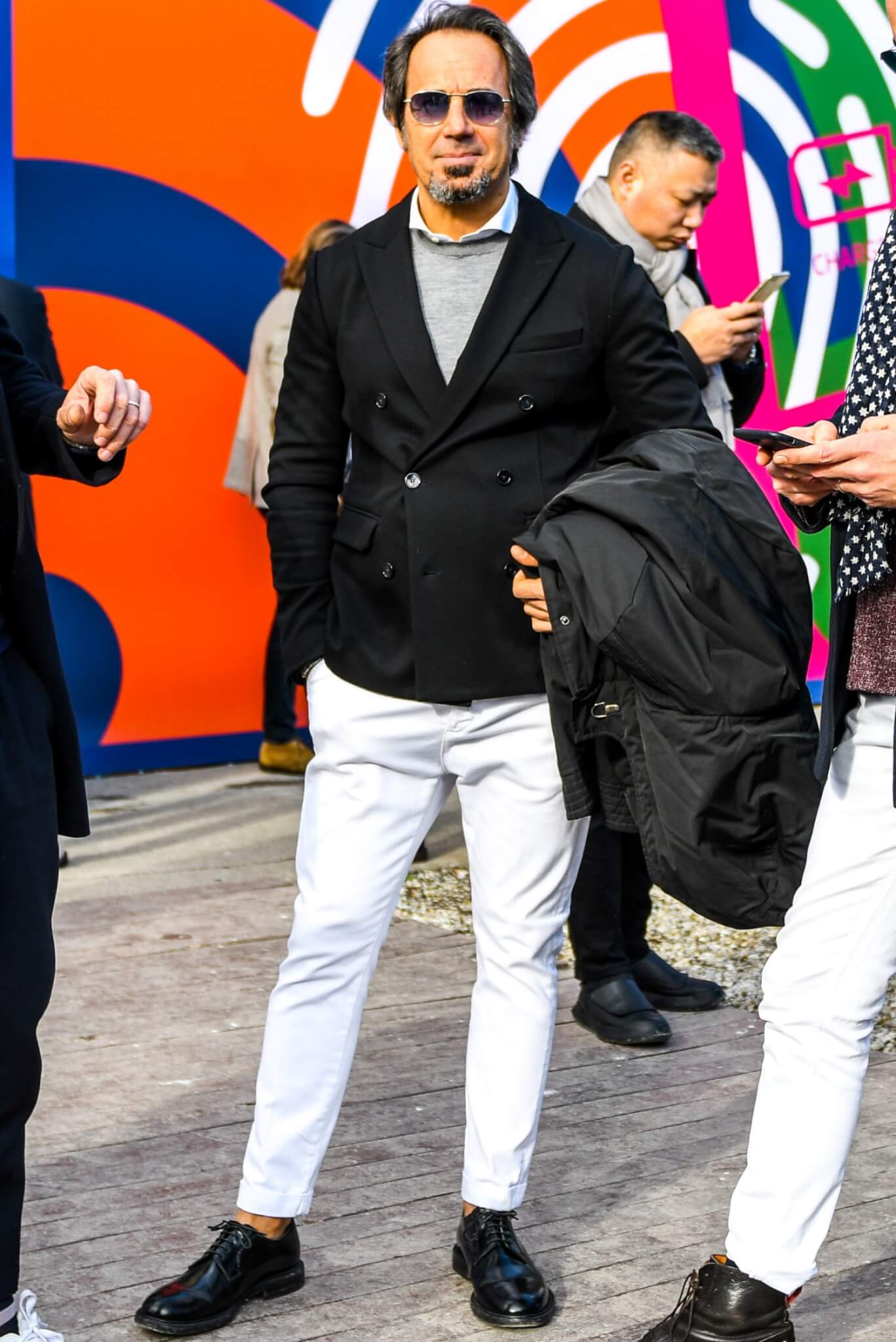 黒ジャケット コーデ メンズ特集 シックな雰囲気漂う注目の着こなし おすすめアイテムを紹介 メンズファッションメディア Otokomae ページ 14otokomae 男前研究所 ページ 14