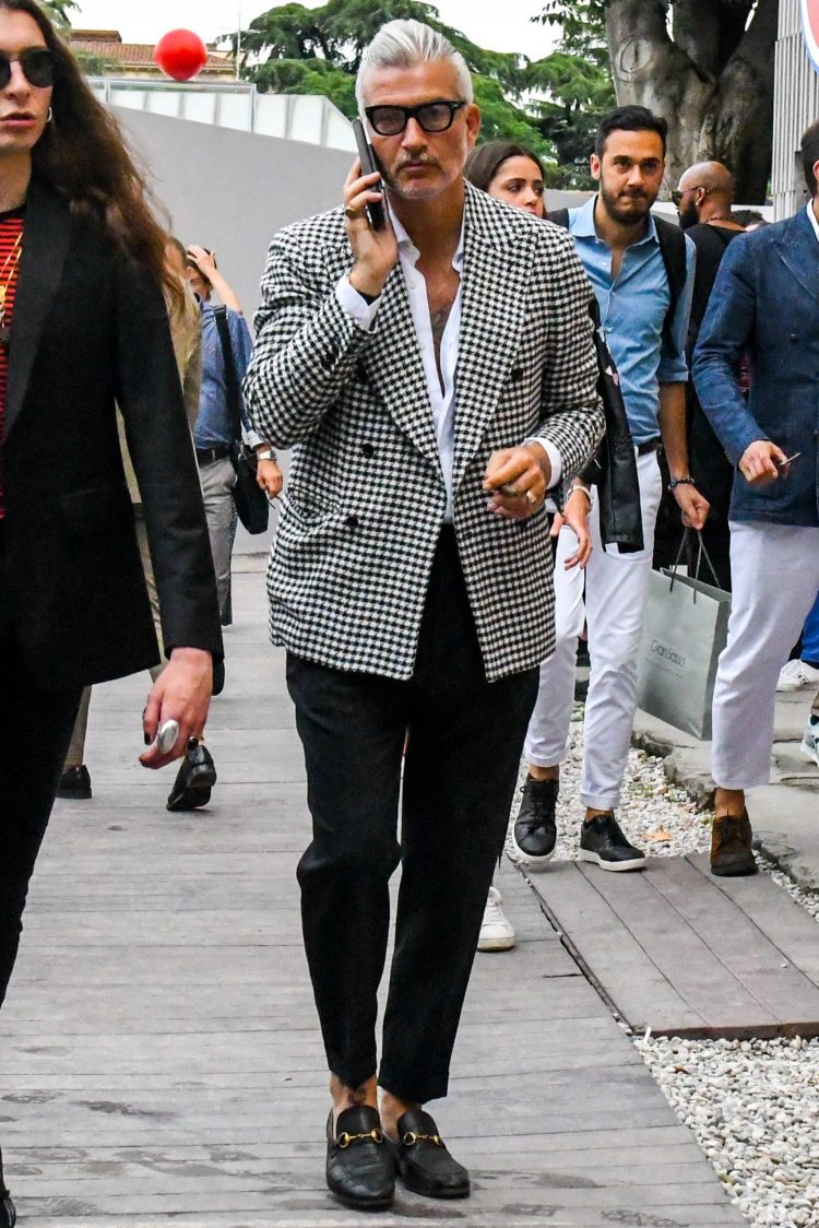 Stylish and glamorous dress style with a houndstooth double jacket