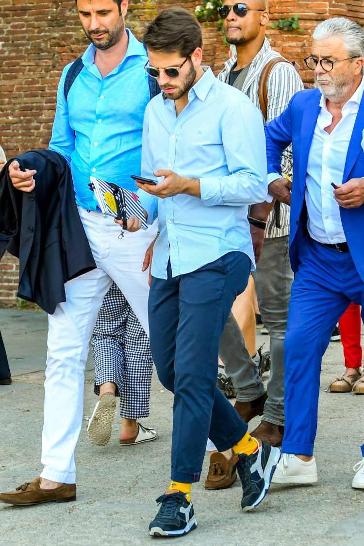 Blue shirt coordinate with a unified color combination spiced up with accessories