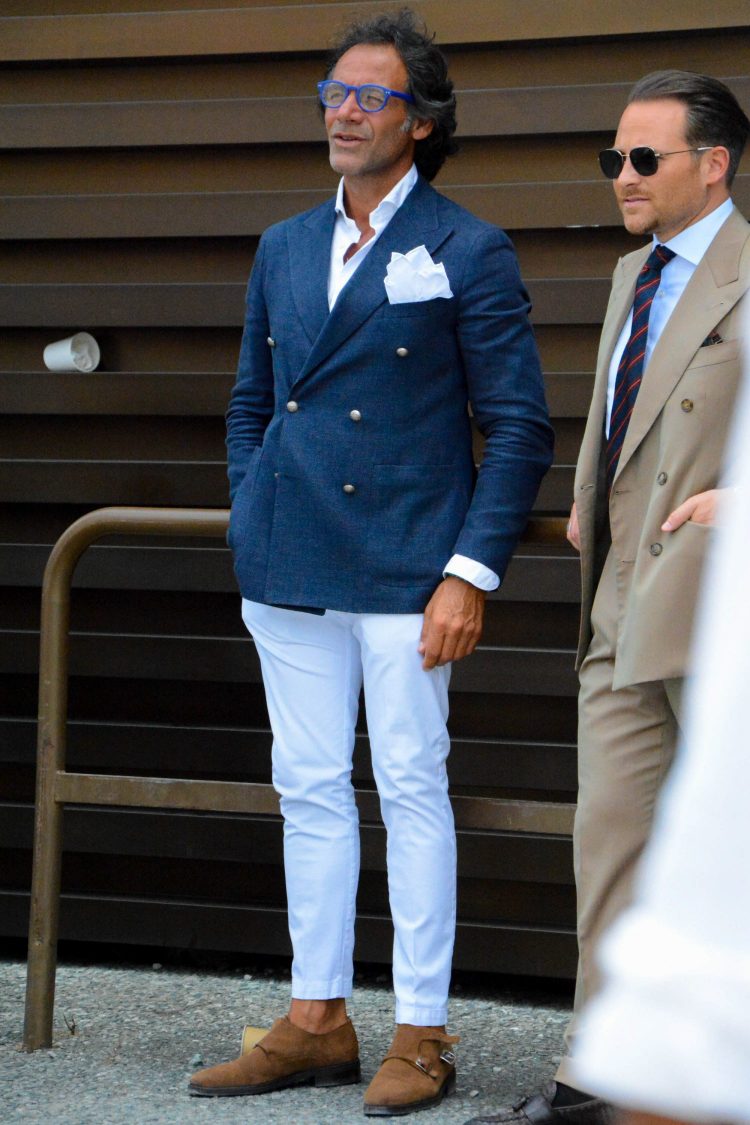 Elegant blazer coordinate with contrasting blue and white